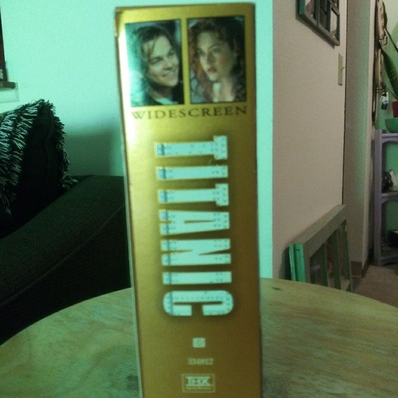 VHS movie tapes. Set of 2 - Picture 4 of 4